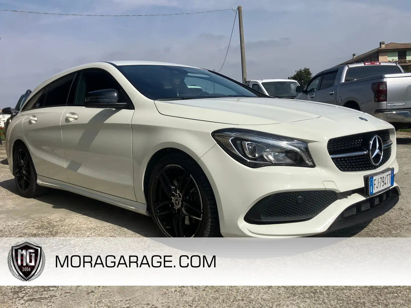 Mercedes-Benz CLA 220 Shooting Brake Premium auto Bianco - 1