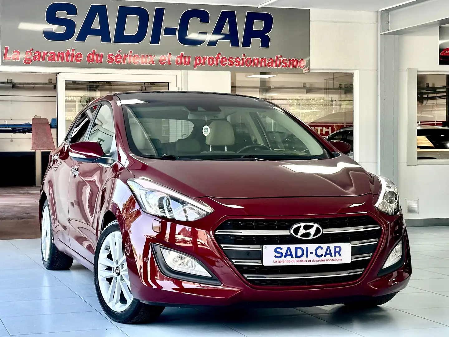 Hyundai i30 1.6 GDi 135cv - Joy Pack - FULL OPTIONS Rood - 1