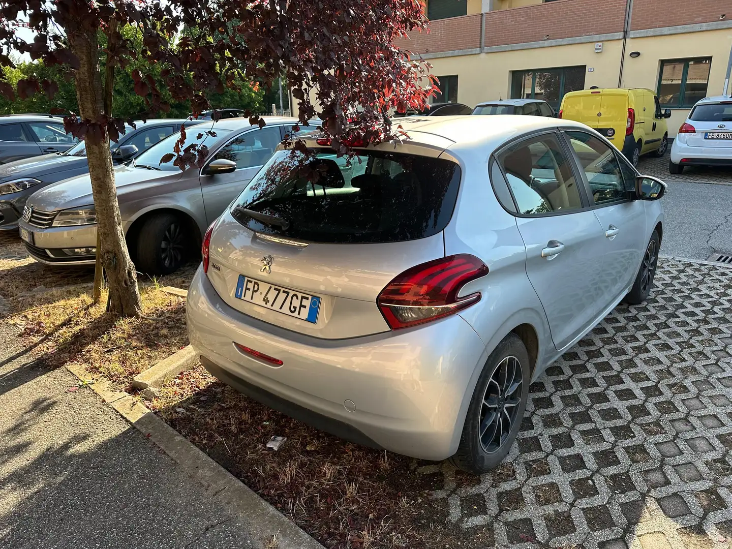 Peugeot 208 5p 1.2 puretech Active E6 Argento - 2