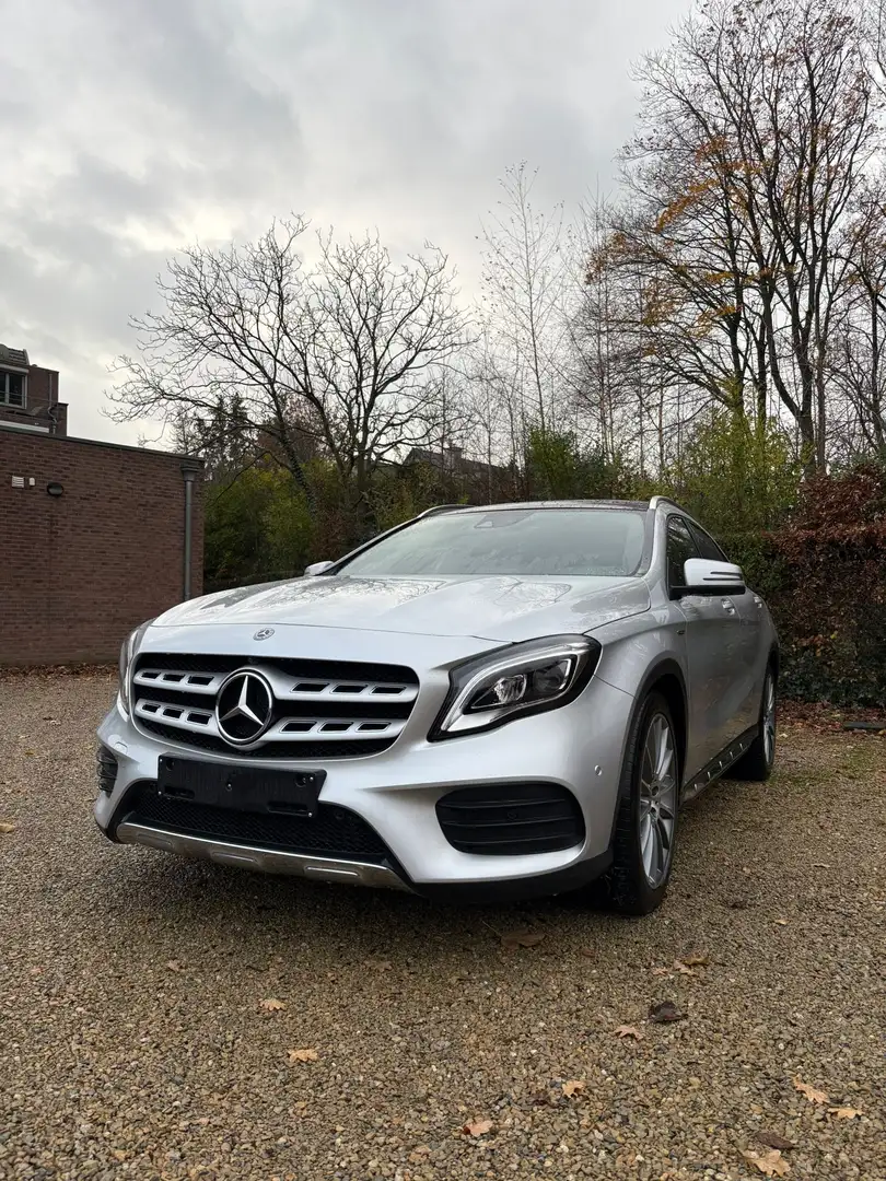 Mercedes-Benz GLA 200 7G-DCT UrbanStyle Edition - 1