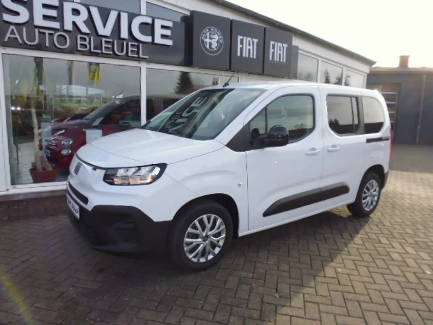 Fiat Doblo 1.5 Kombi mit PKW Zulassung LED-Scheinwerfer Navi Weiß - 2