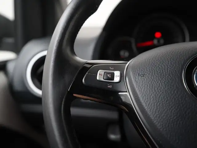 Volkswagen up! view 7