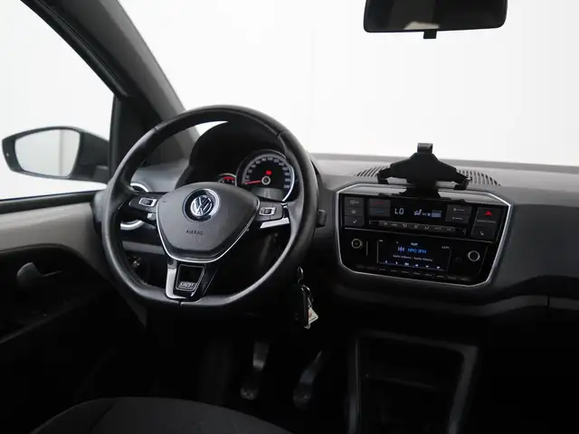 Volkswagen up! view 5