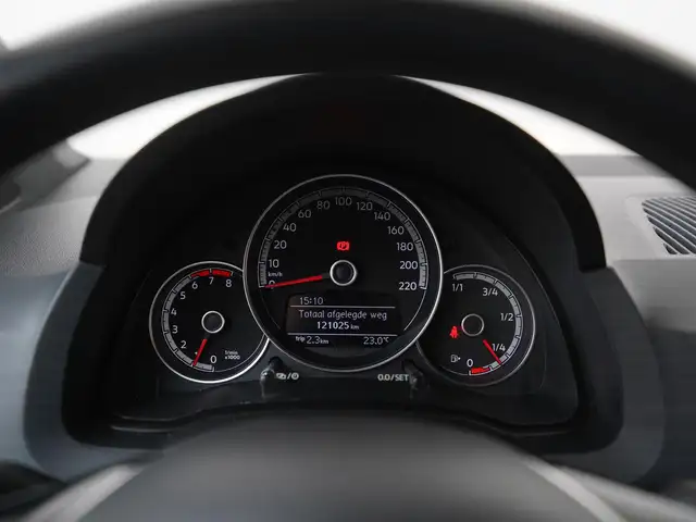 Volkswagen up! view 8