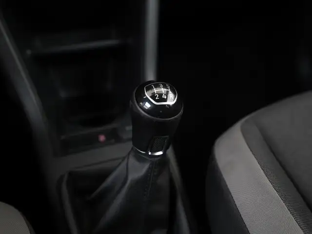 Volkswagen up! view 10