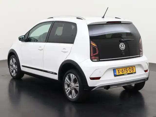 Volkswagen up! view 6