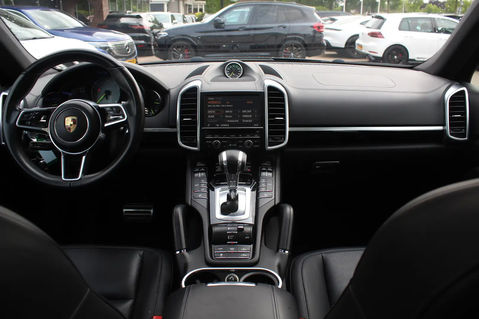 Porsche Cayenne 3.0 S E-Hybrid / Panoramdak / Camera / 20'' / Luch Zwart - 2