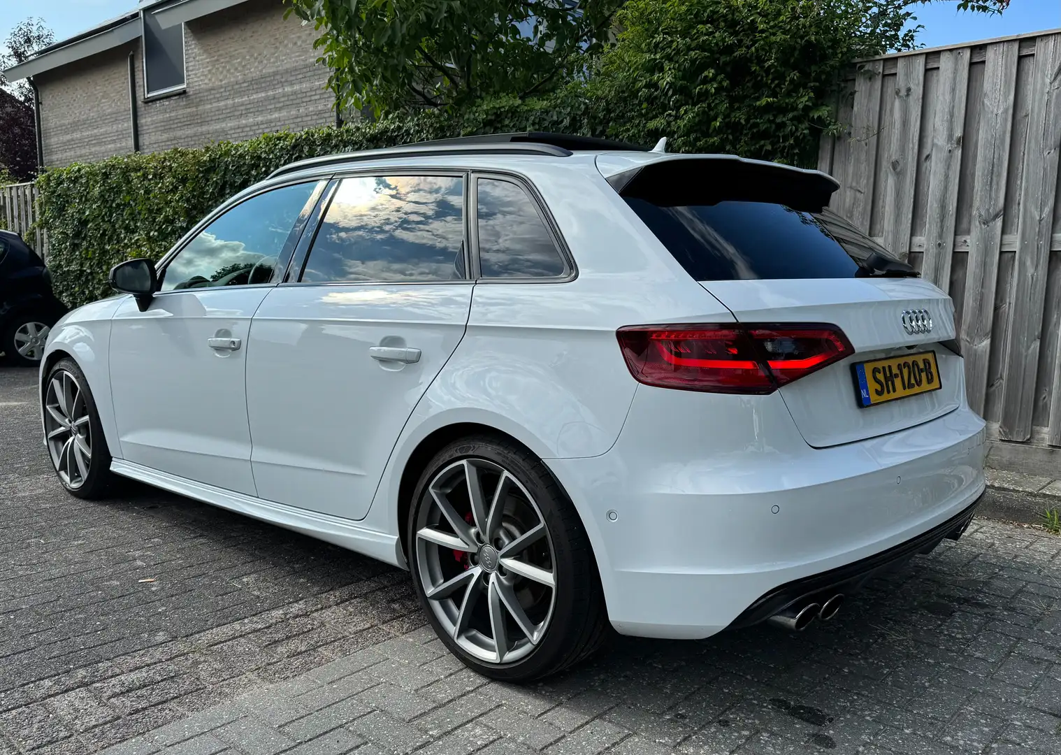 Audi S3 S3 2.0 TFSI Quattro, ACC,B&O,PANO,MAGNETIC Wit - 2