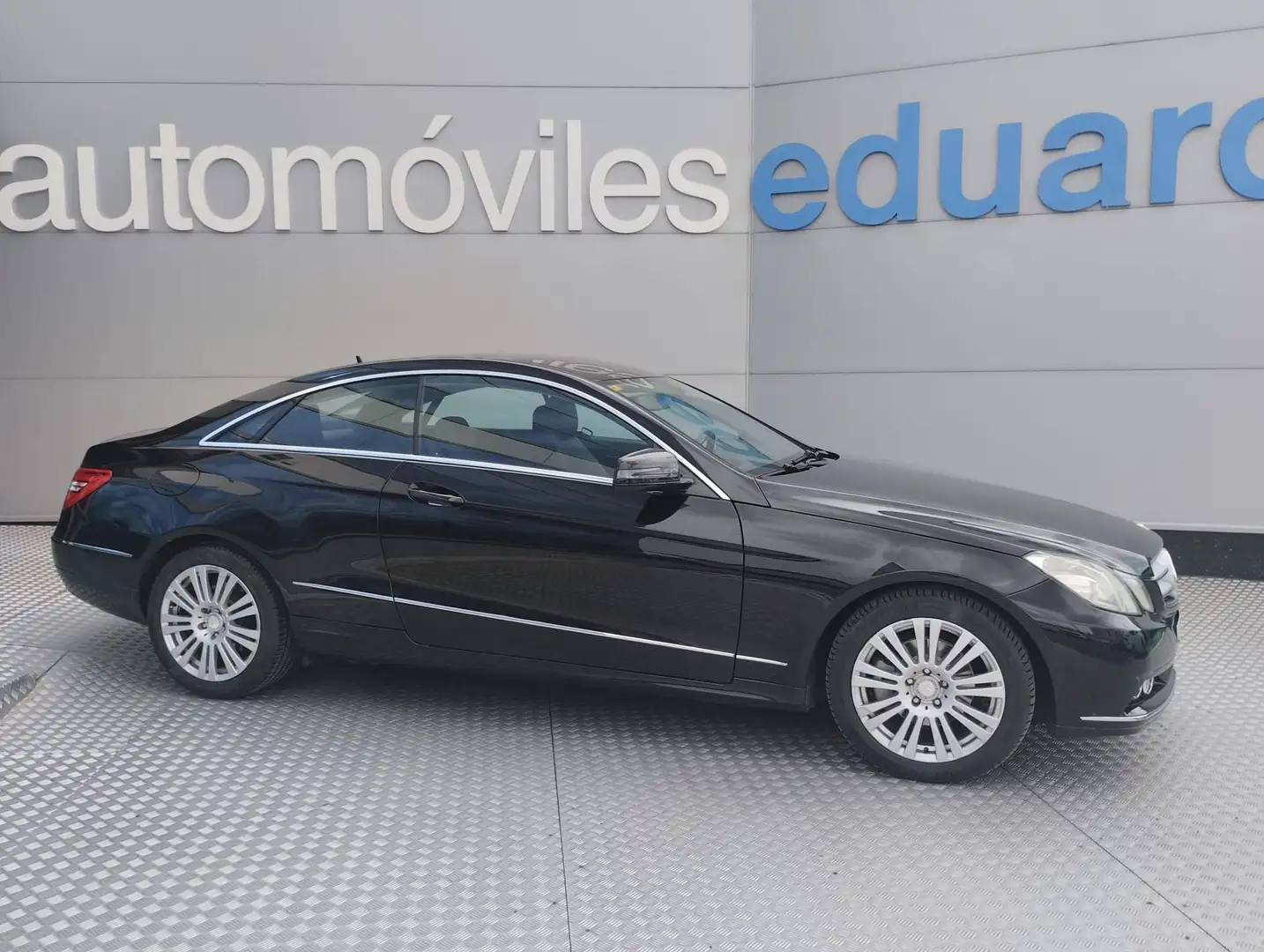 Mercedes-Benz E 250 Coupé CGI Blue Efficiency Elegance Noir - 1
