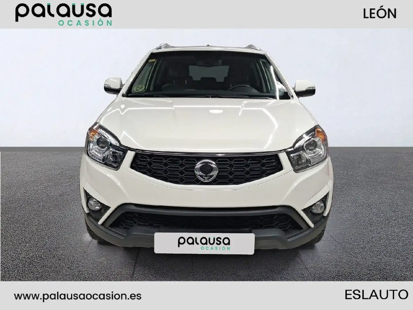 SsangYong Korando 2.0 D20T 175 PS LIMITED 4WD AUTO 175 5P Weiß - 2