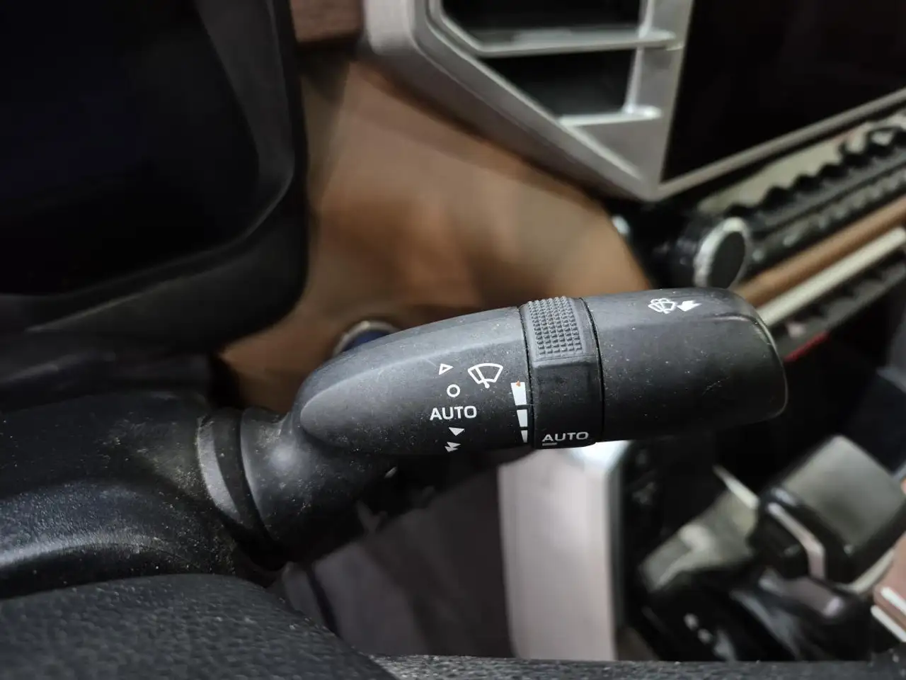 Toyota Tundra снимка Toyota Tundra