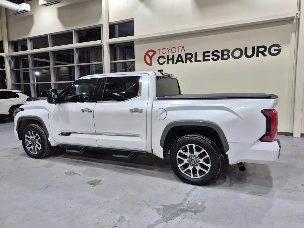 Toyota Tundra снимка Toyota Tundra