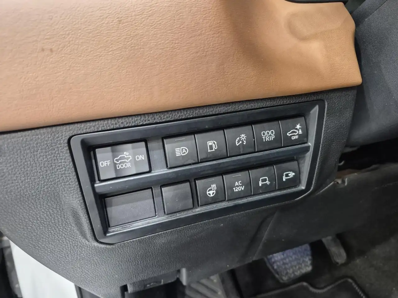 Toyota Tundra снимка Toyota Tundra