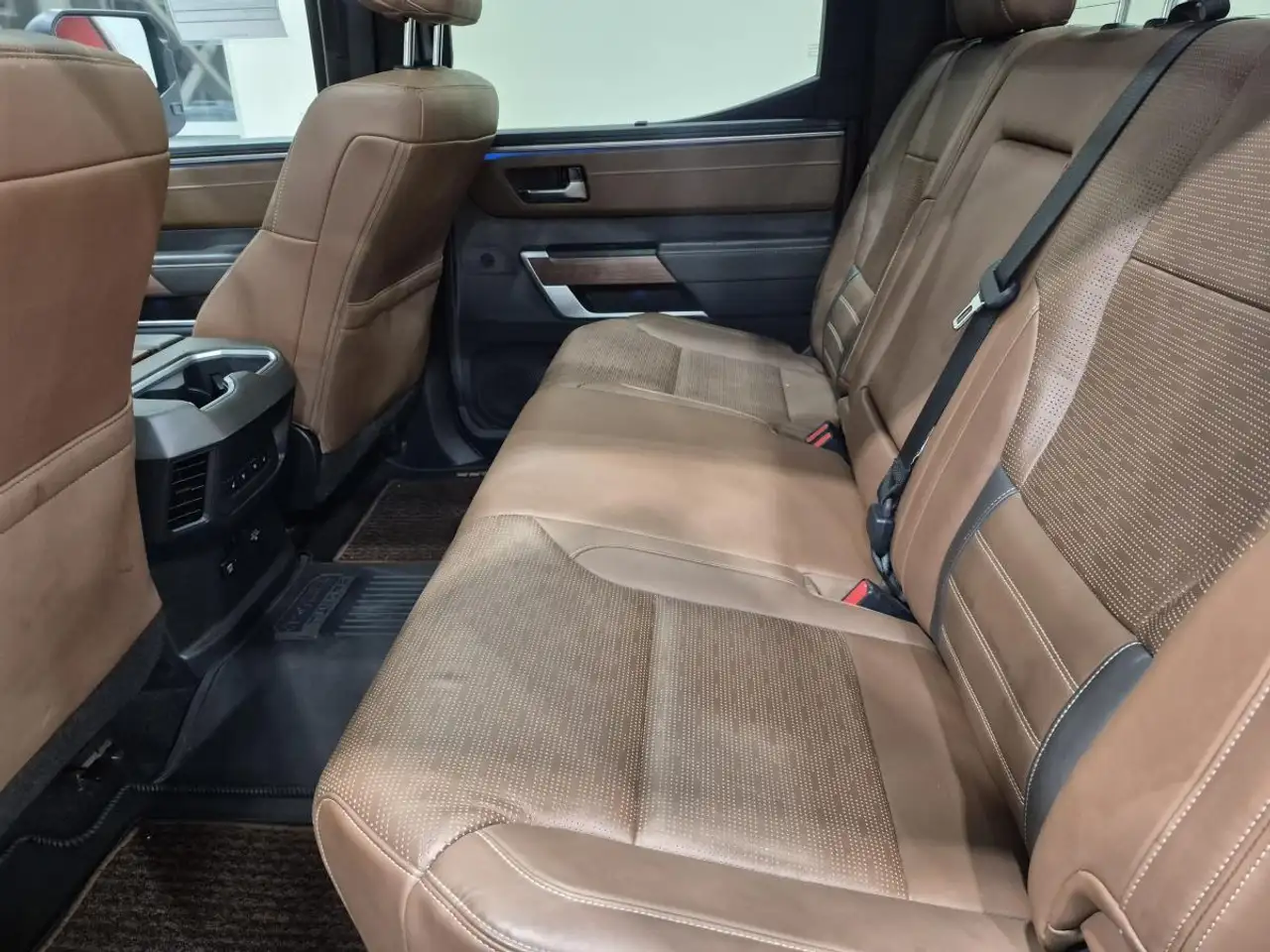 Toyota Tundra снимка Toyota Tundra