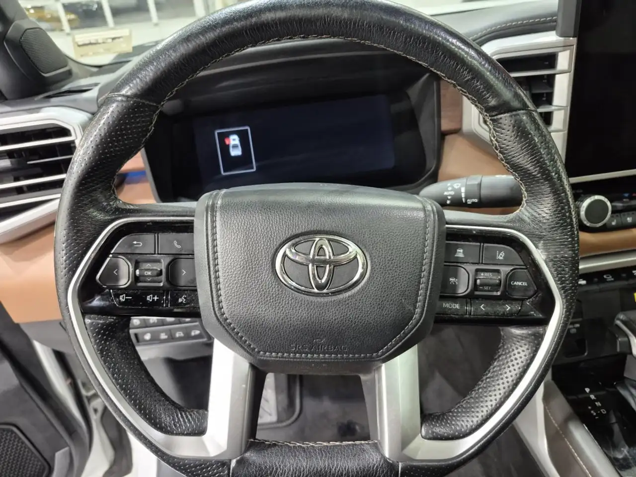 Toyota Tundra снимка Toyota Tundra