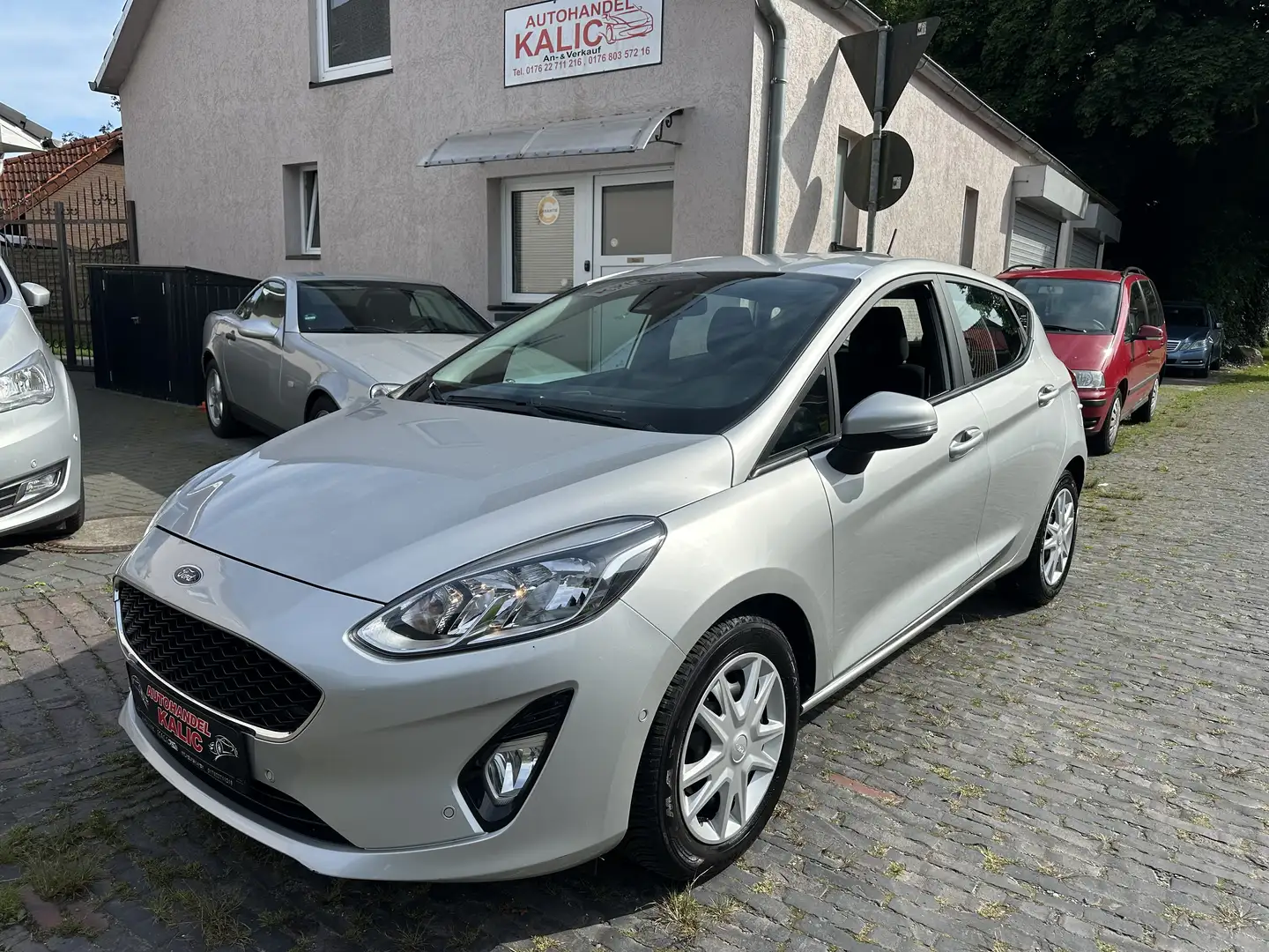 Ford Fiesta 1.0 EcoBoost Cool&Connect Gris - 1