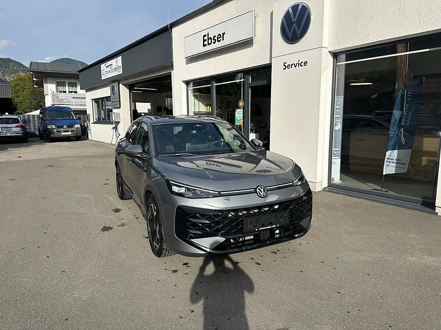 Volkswagen T-Roc 1.5 eTSI R-Line Grau - 2