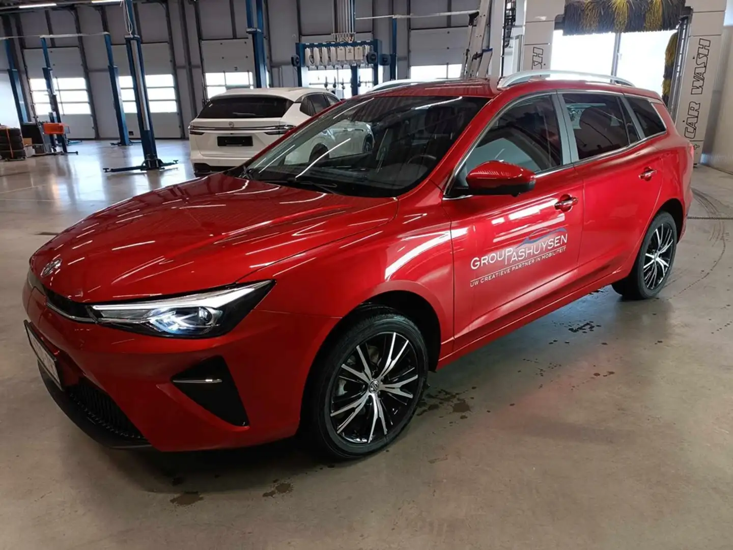 MG MG5 LUXURY 61 Rouge - 1