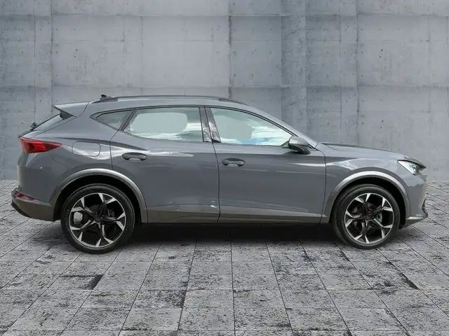 Cupra Formentor view 7