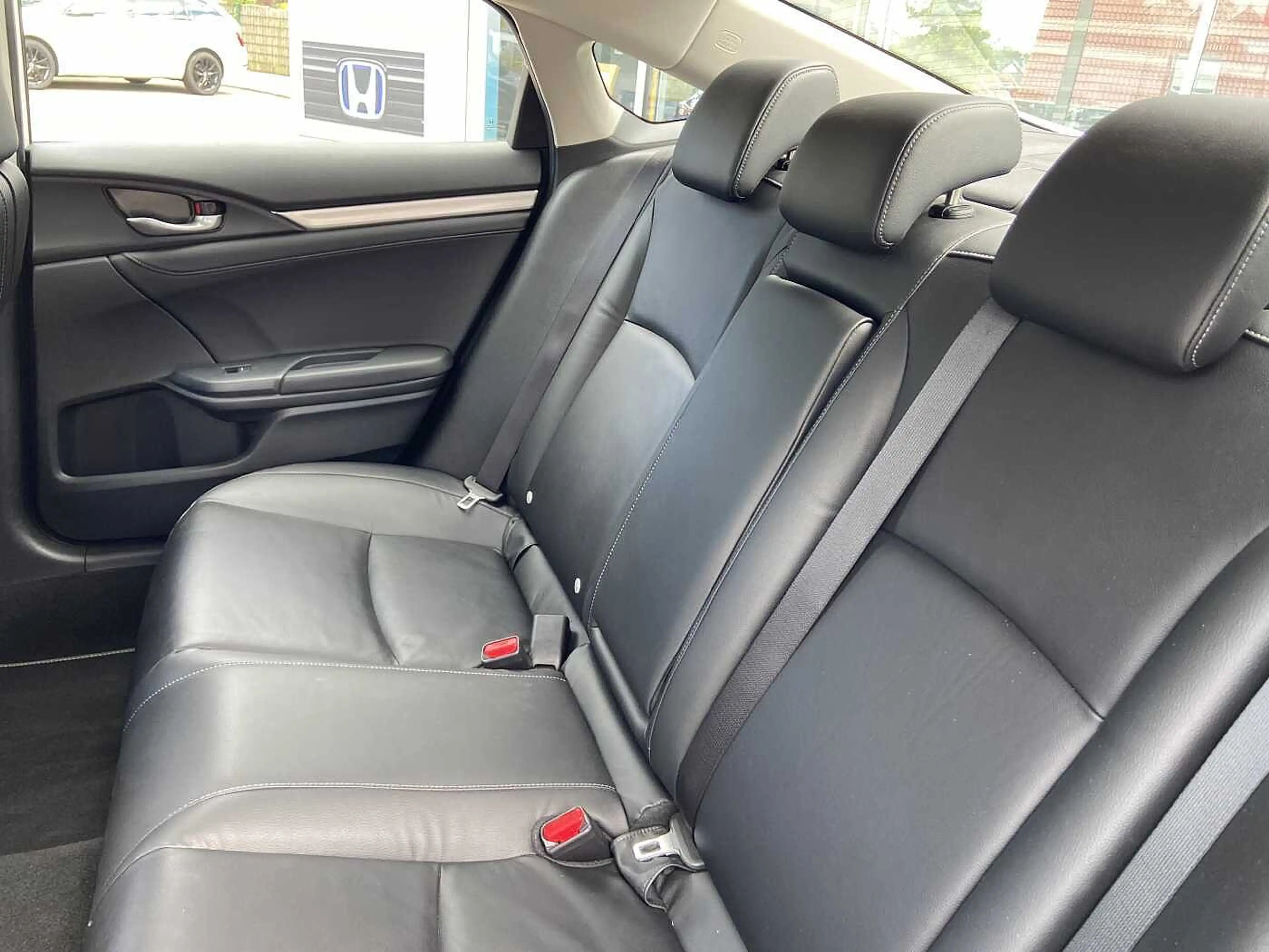 Honda Civic 1.5 Turbo Executive inkl. Winterräder — photo 11