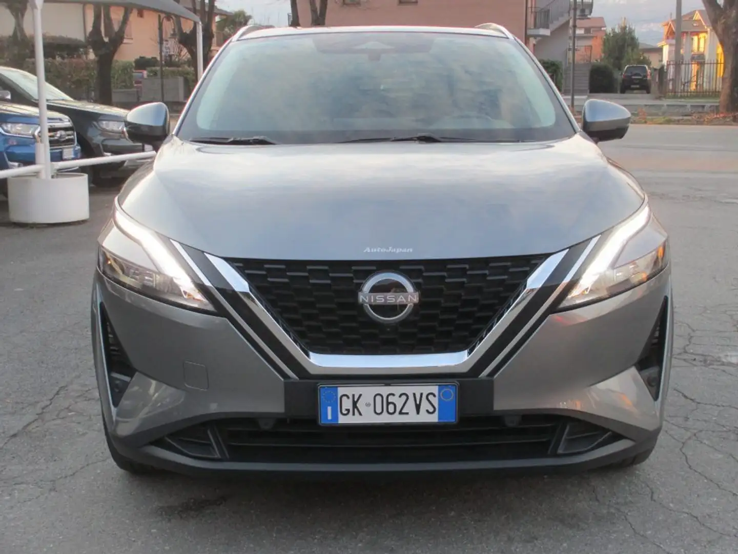 Nissan Qashqai + IVA !!! MHEV 140 CV N-CONNECTA Gris - 2