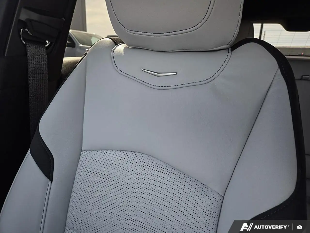 Cadillac XT4 снимка Cadillac XT4