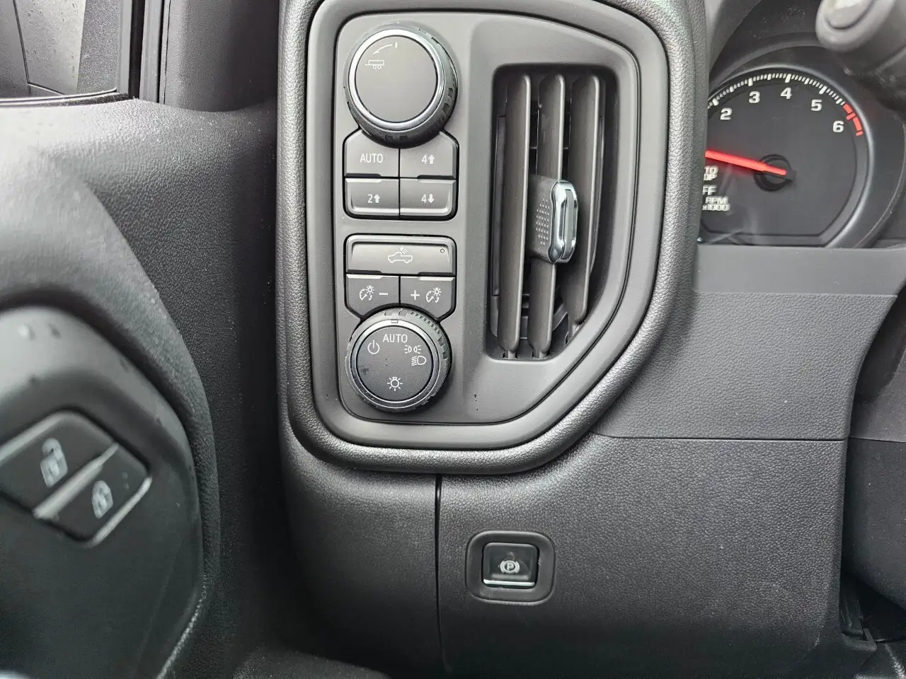 Chevrolet Silverado 1500 снимка Chevrolet Silverado 1500