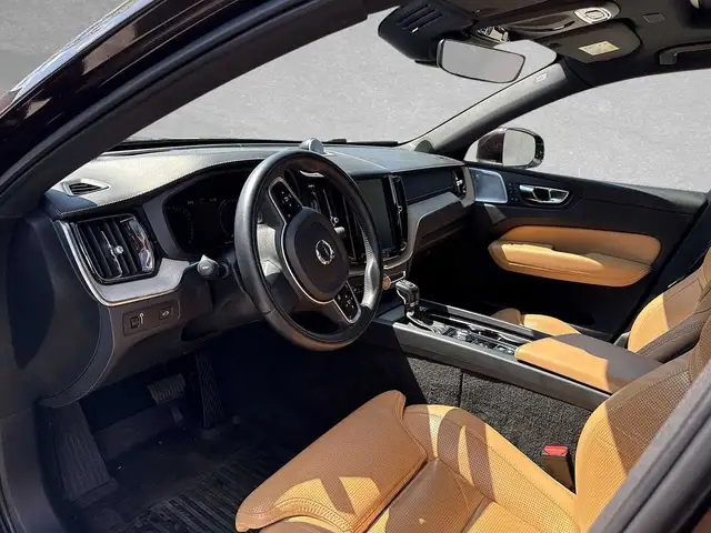 Volvo XC60 view 5