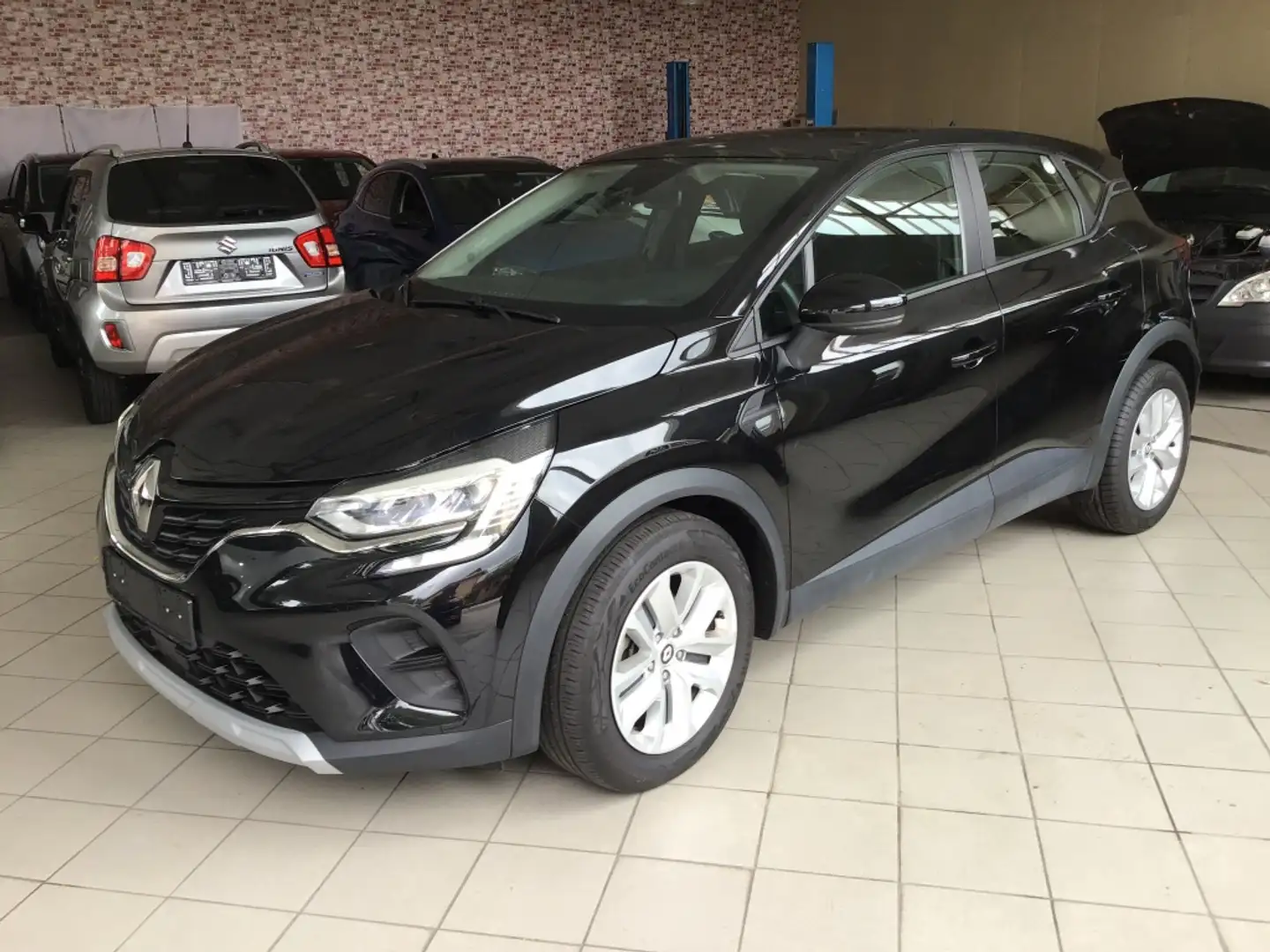Renault Captur 1.6 ET PH 160 SL E-T Zwart - 1