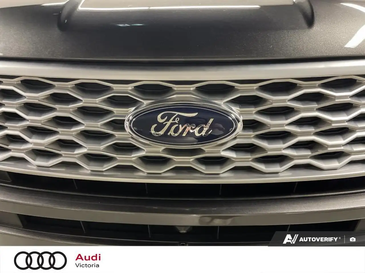 Ford Explorer снимка Ford Explorer