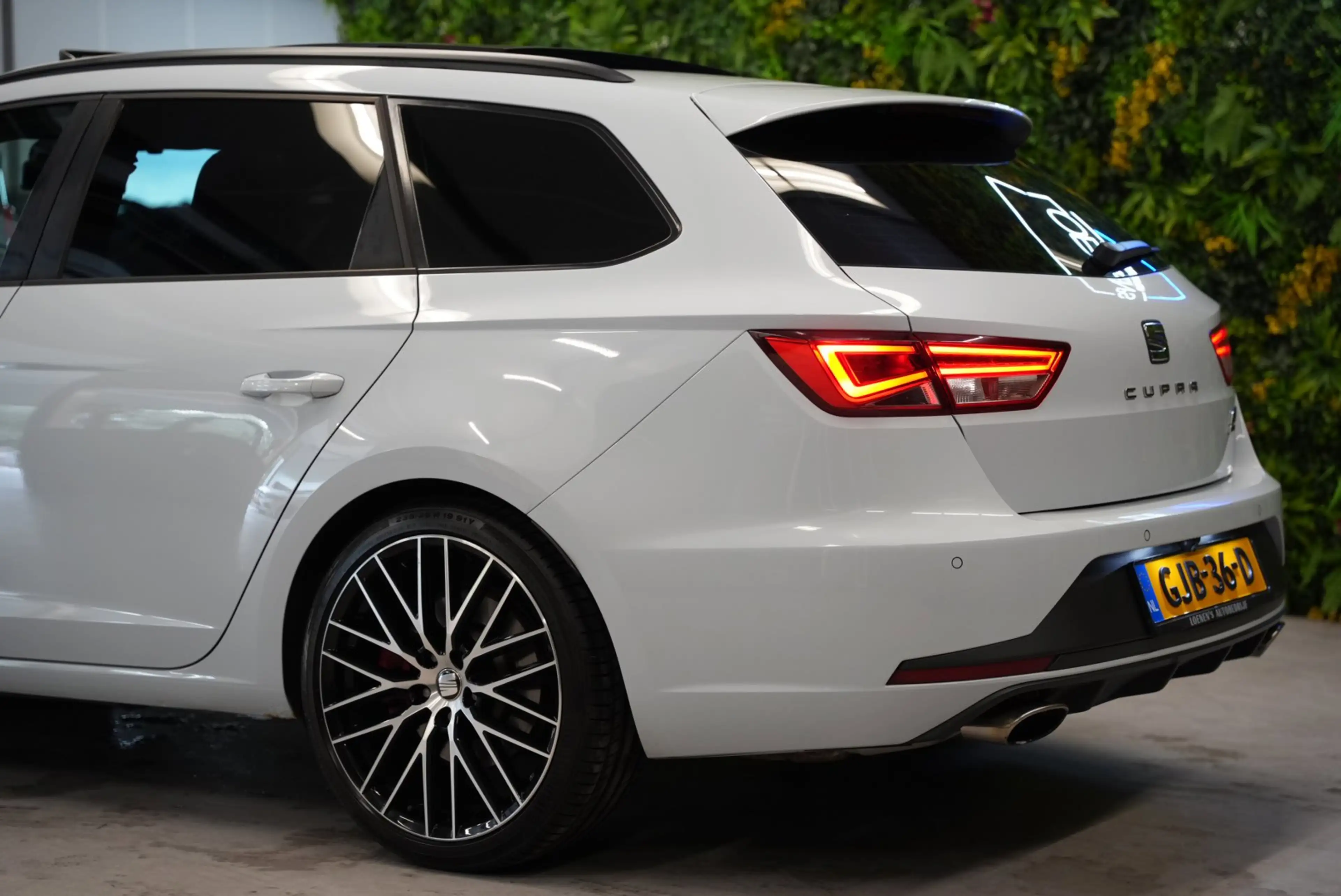 SEAT Leon ST 2.0 TSI Cupra 280 / Pano / CarPlay / Camera / S — photo 15