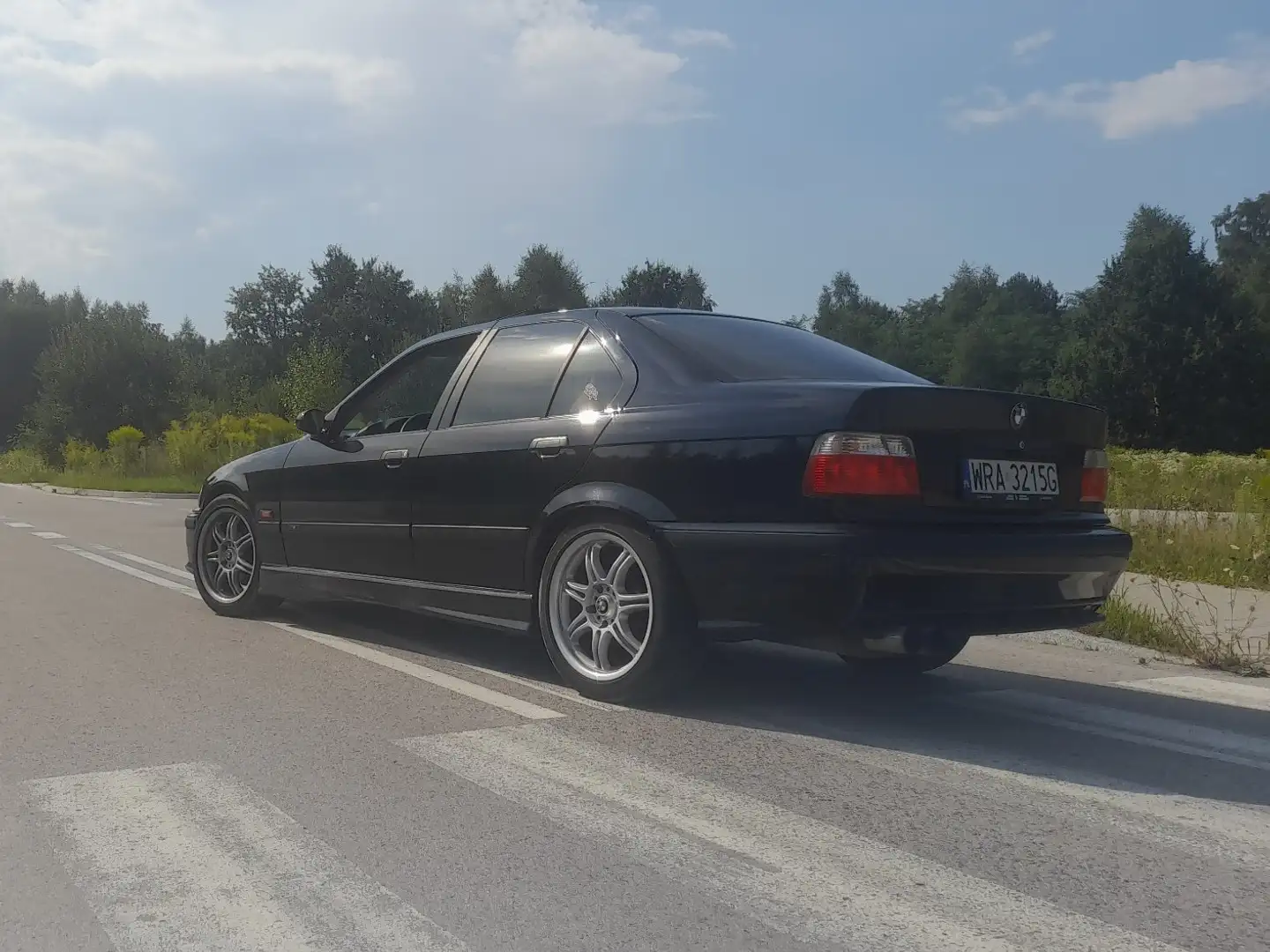 BMW 316 316i crna - 2