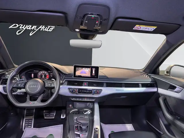 Audi RS4 view 6