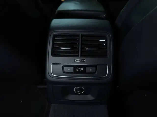 Audi RS4 view 14