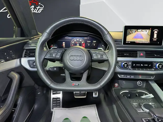 Audi RS4 view 8