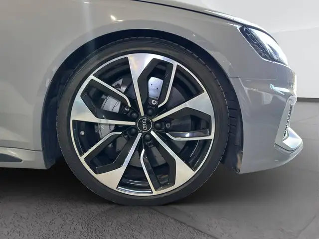 Audi RS4 view 15