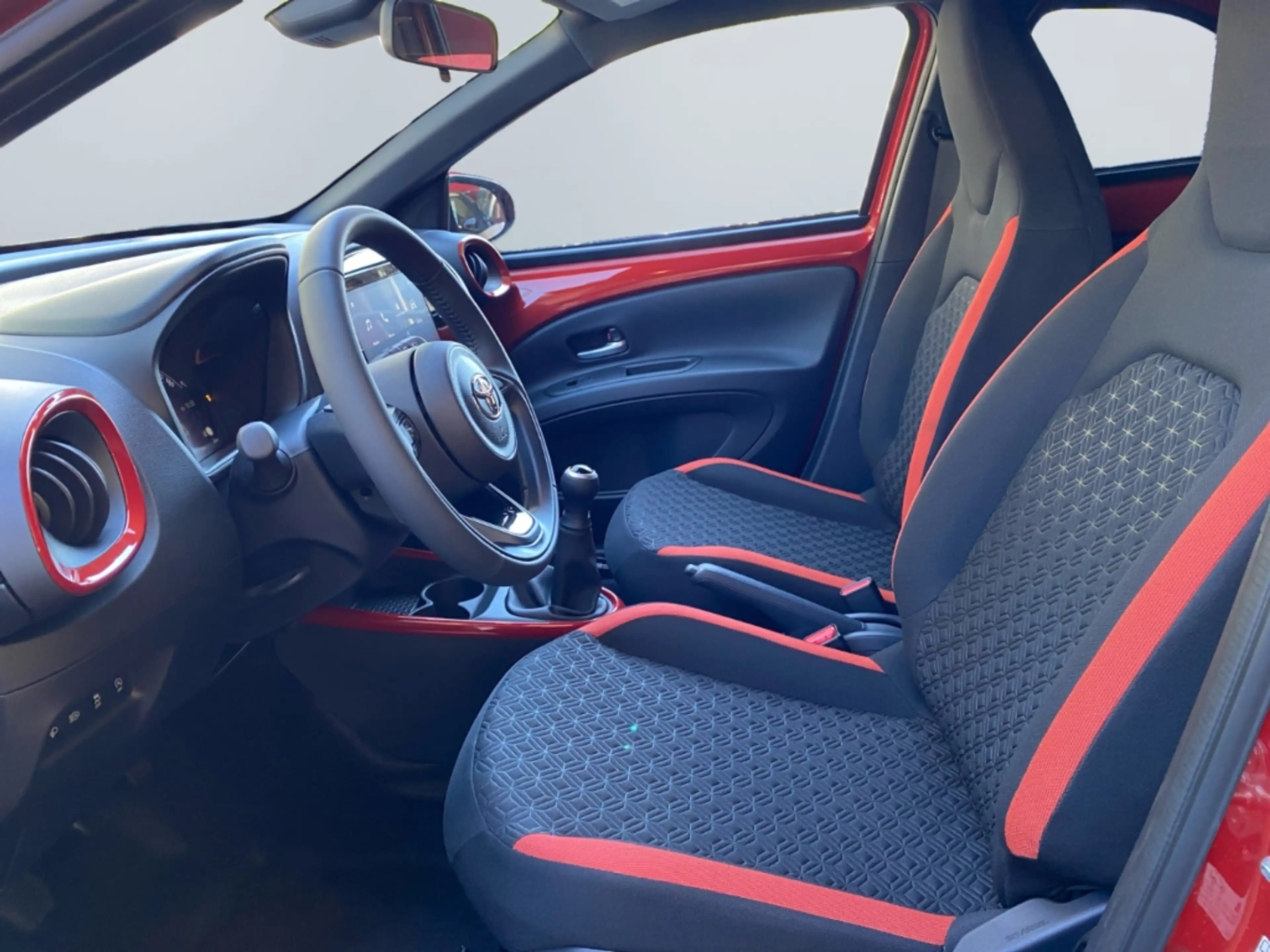 Toyota Aygo X Teamplayer *ACC*CarPlay*CAM*SHZ*Bi-Tone* — photo 7