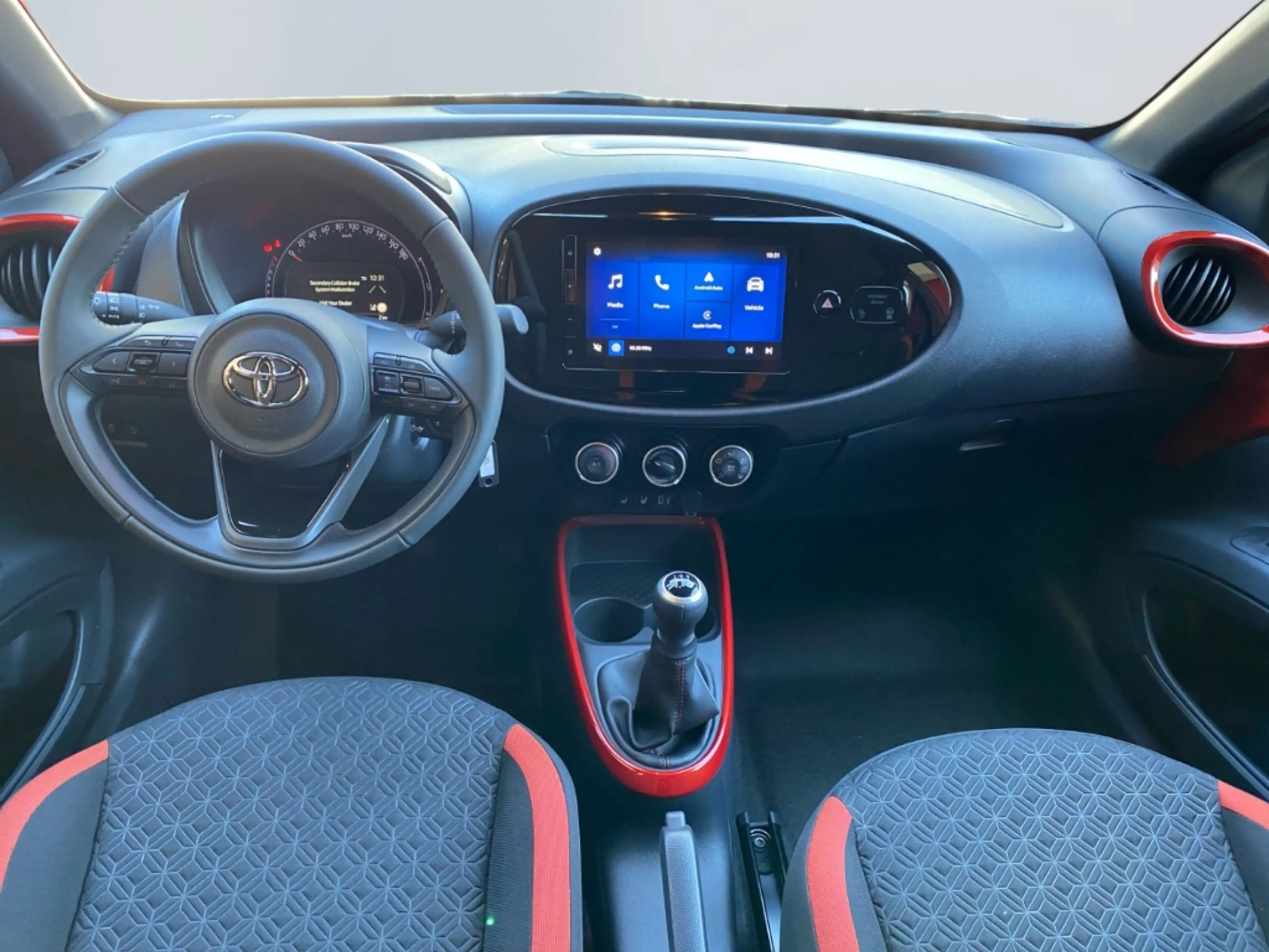 Toyota Aygo X Teamplayer *ACC*CarPlay*CAM*SHZ*Bi-Tone* — photo 9