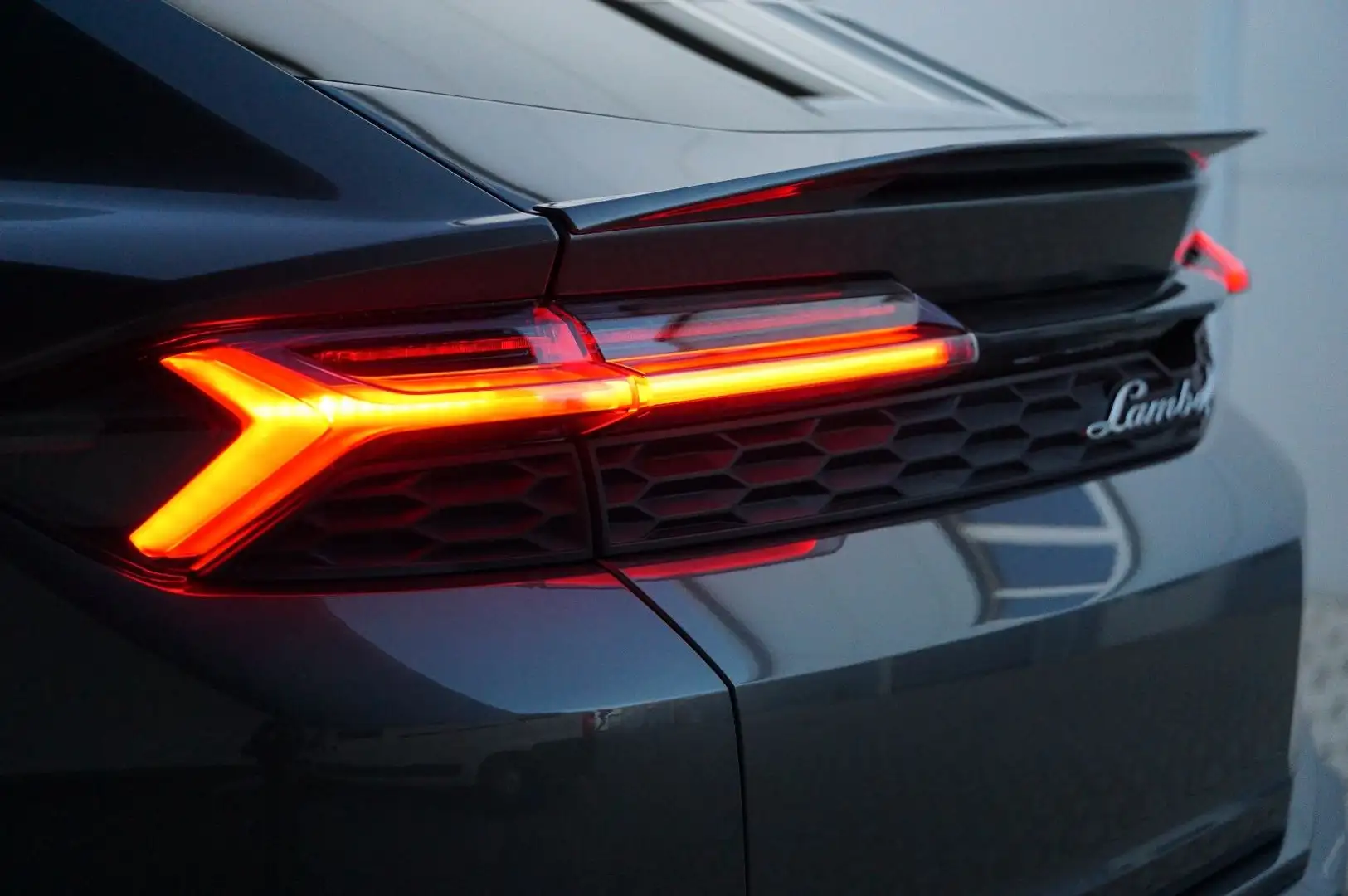 Lamborghini Urus SE 4.0 Hybrid Style/Carbon/B&O/ 23"/Nov.25 Schwarz - 1