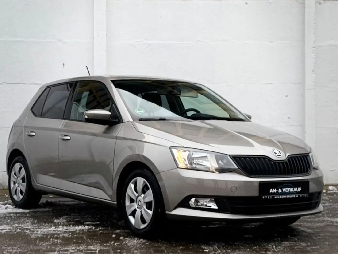 Skoda Fabia Cool Edition HU NEU+2. Hand Beige - 2