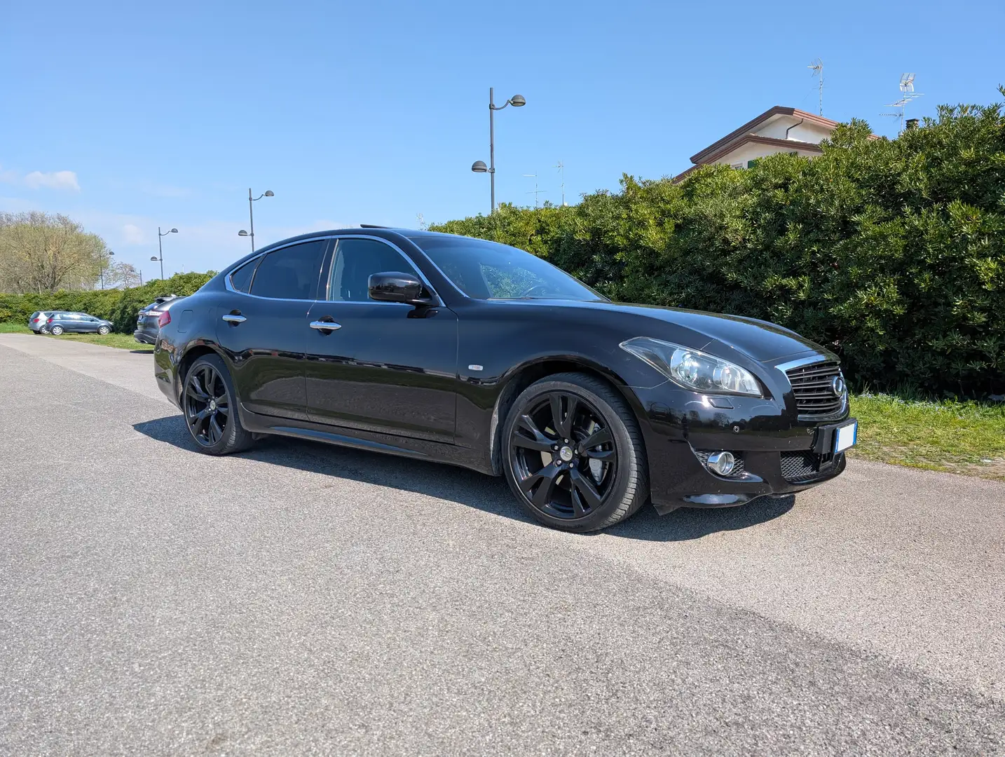 Infiniti M30 M30d S Premium Schwarz - 1