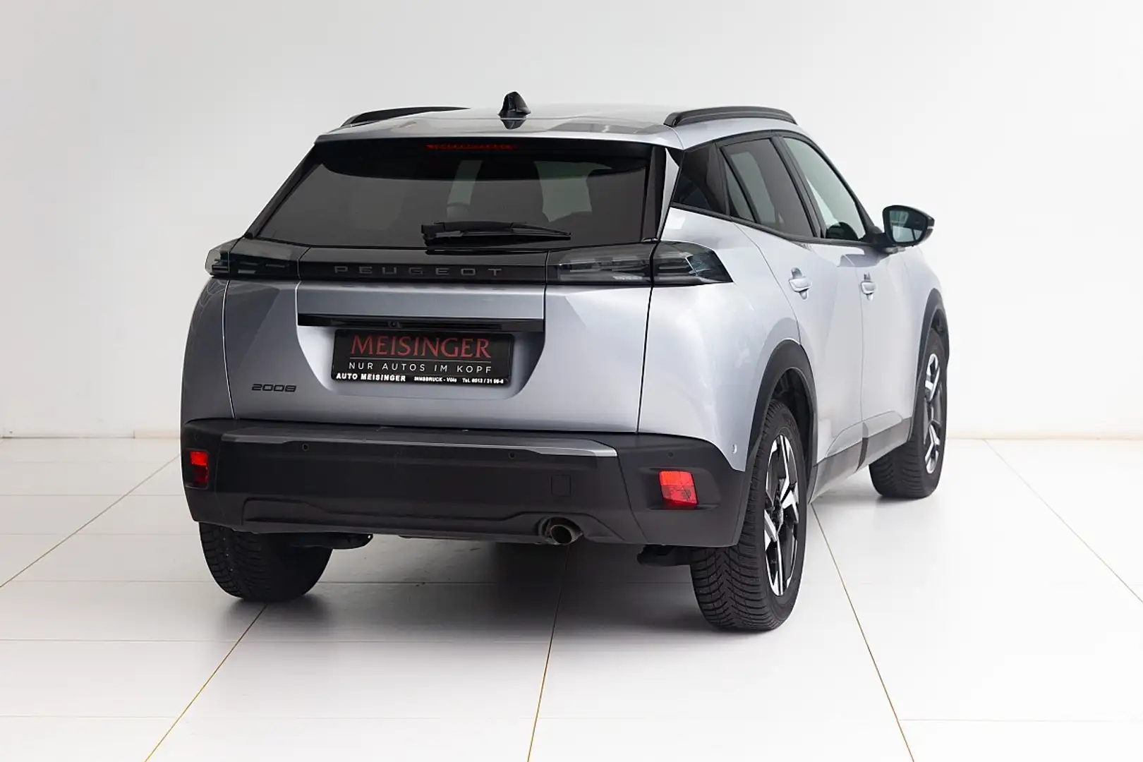 Peugeot 2008 PureTech 100 S&S Allure 6-Gang-Manuell Grau - 2