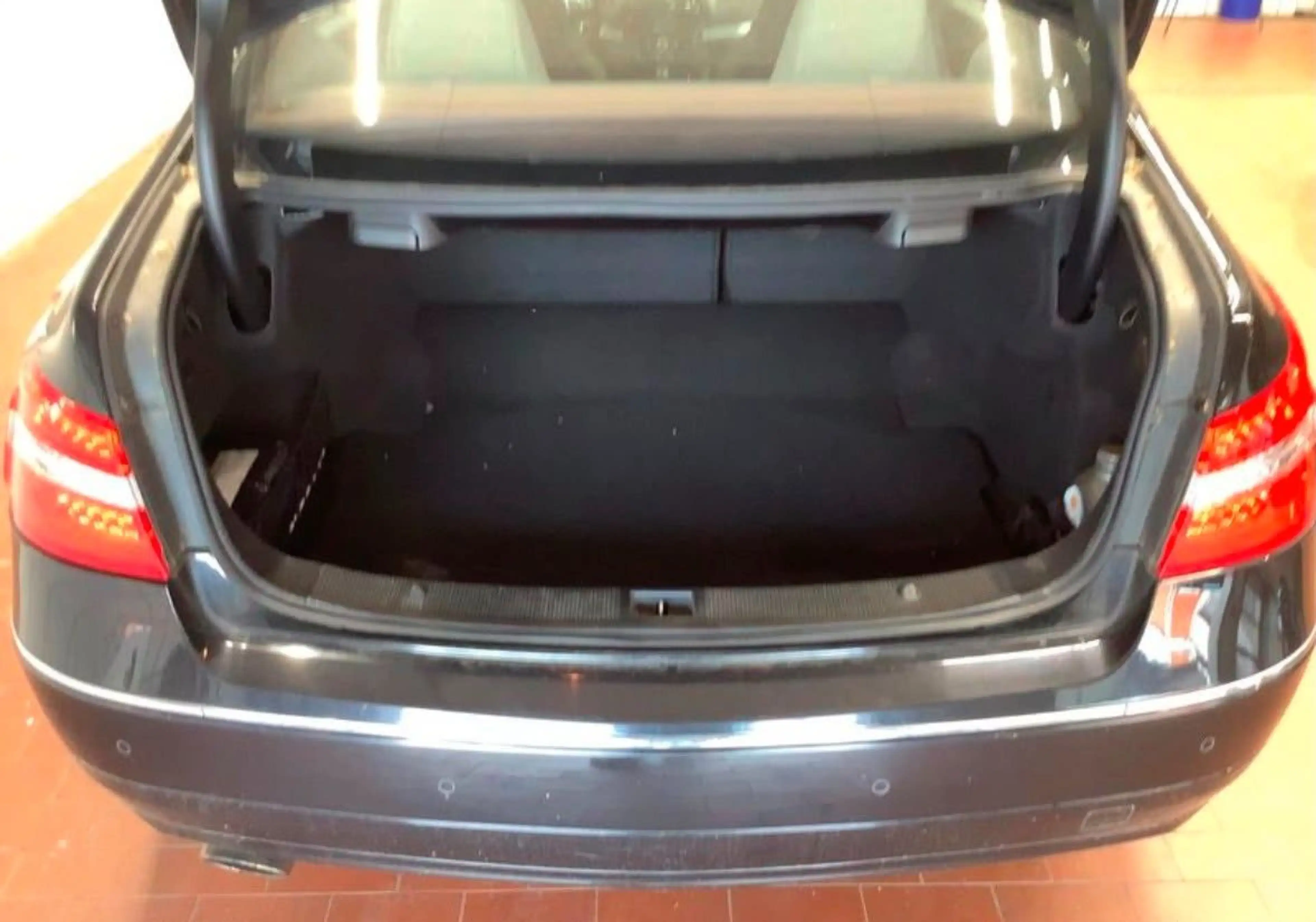 Mercedes-Benz E 250 E Coupe E 250 CGI BlueEfficiency — photo 13
