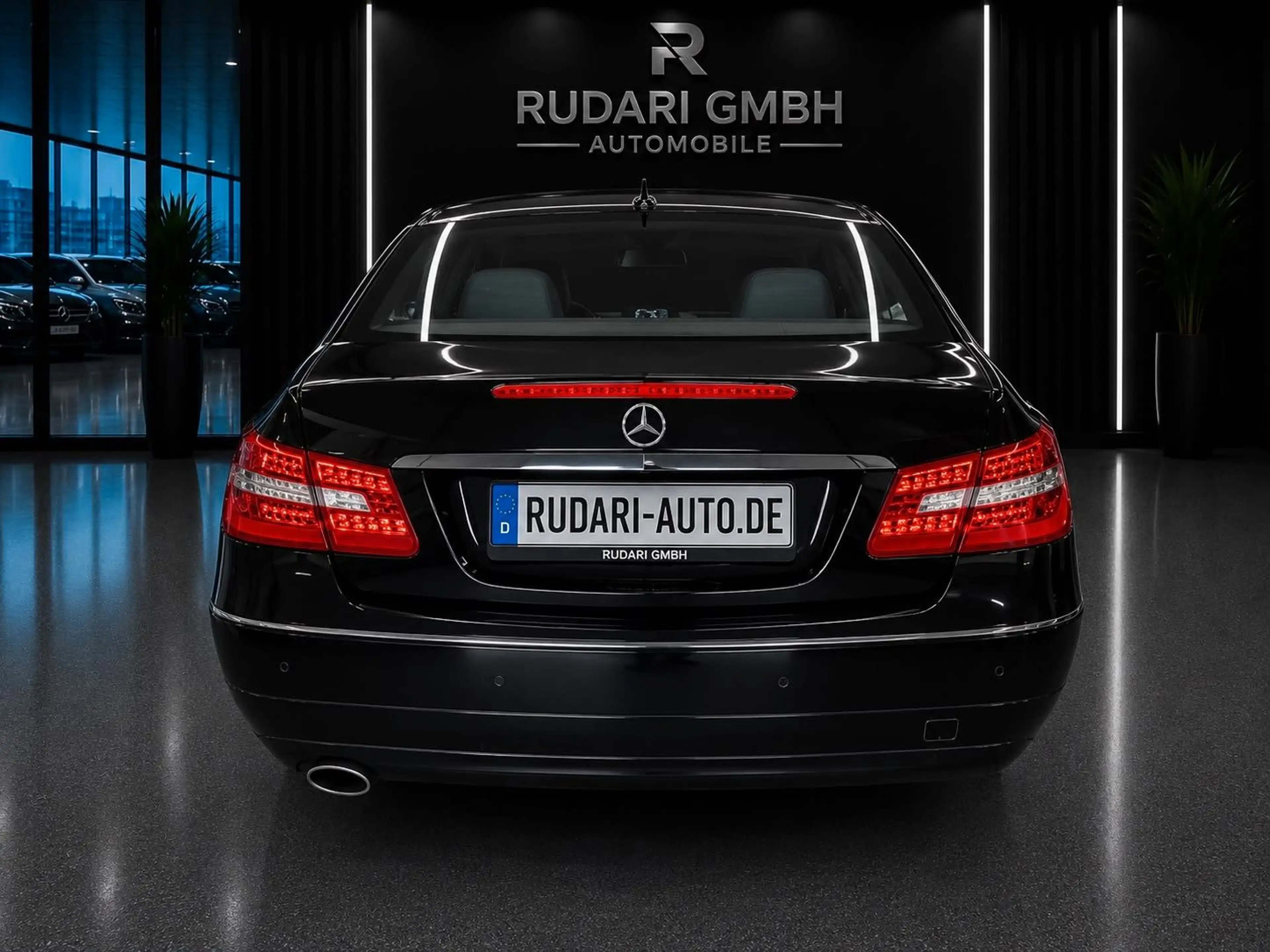 Mercedes-Benz E 250 E Coupe E 250 CGI BlueEfficiency — photo 3