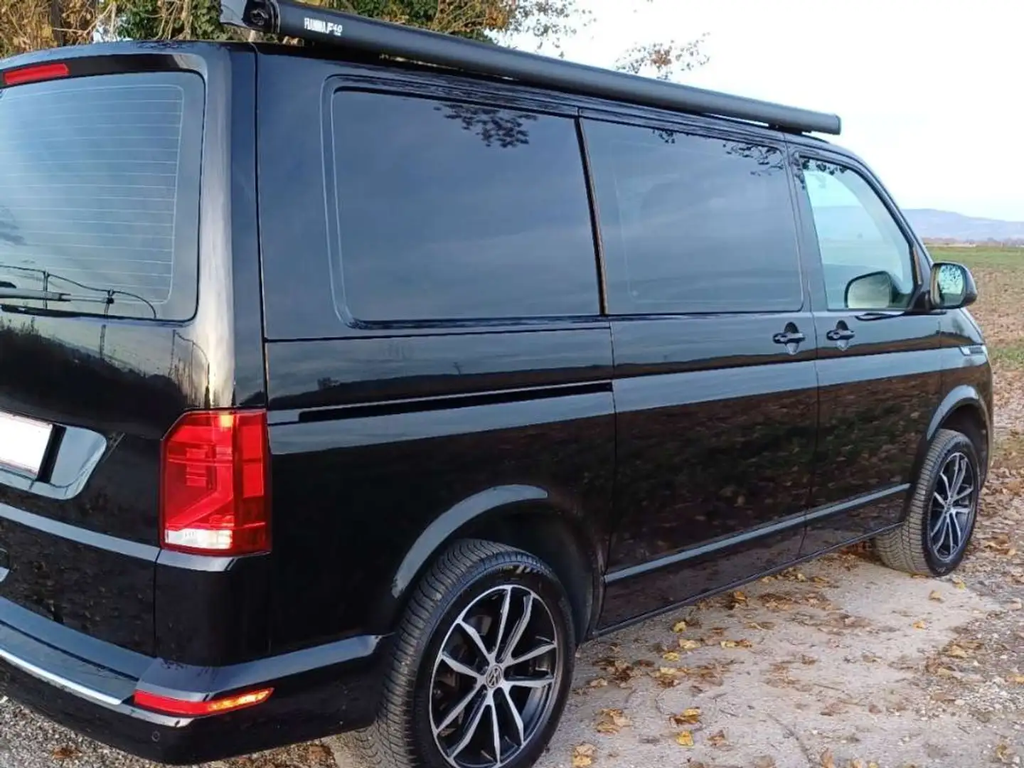 Volkswagen T6 Kombi T 6.1 Transporter DOKA Schwarz - 1