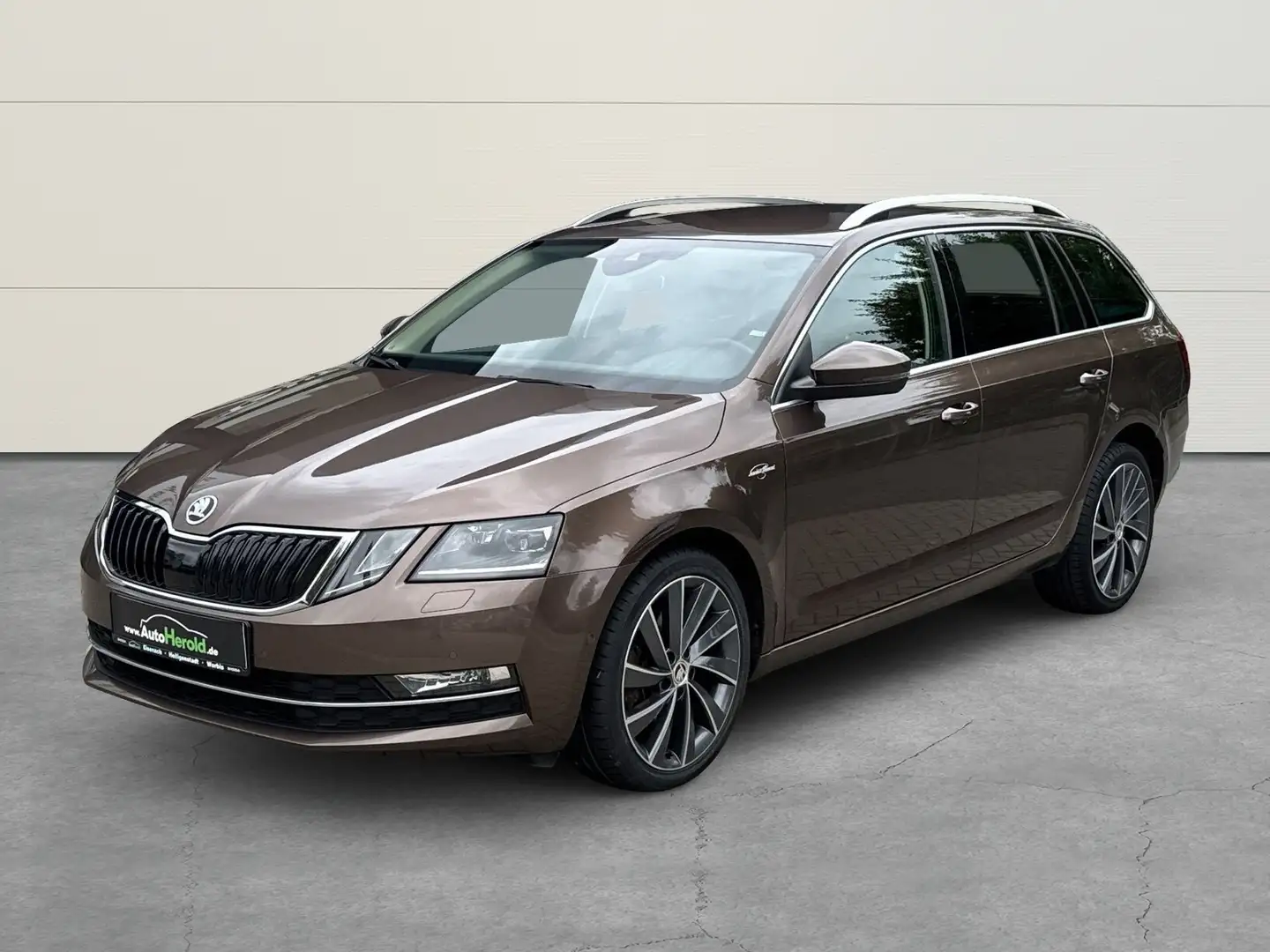 Skoda Octavia Combi L&K 2.0TDI+DSG+4x4+SH+SH+el.HK+ACC Braun - 2