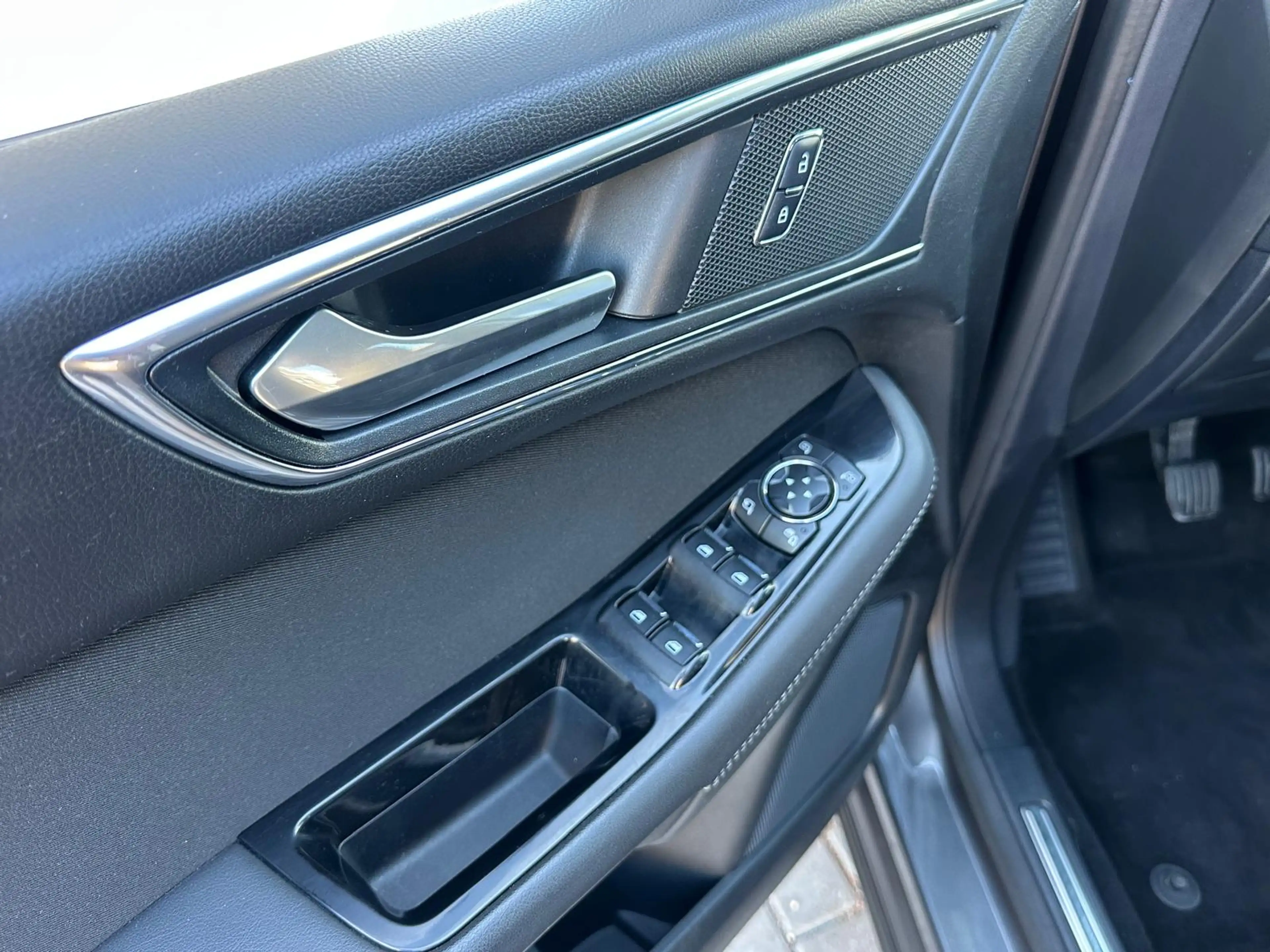 Ford S-Max 1.5 Titanium 7p. Climate C, Cruise C, Navigatie, A — photo 10
