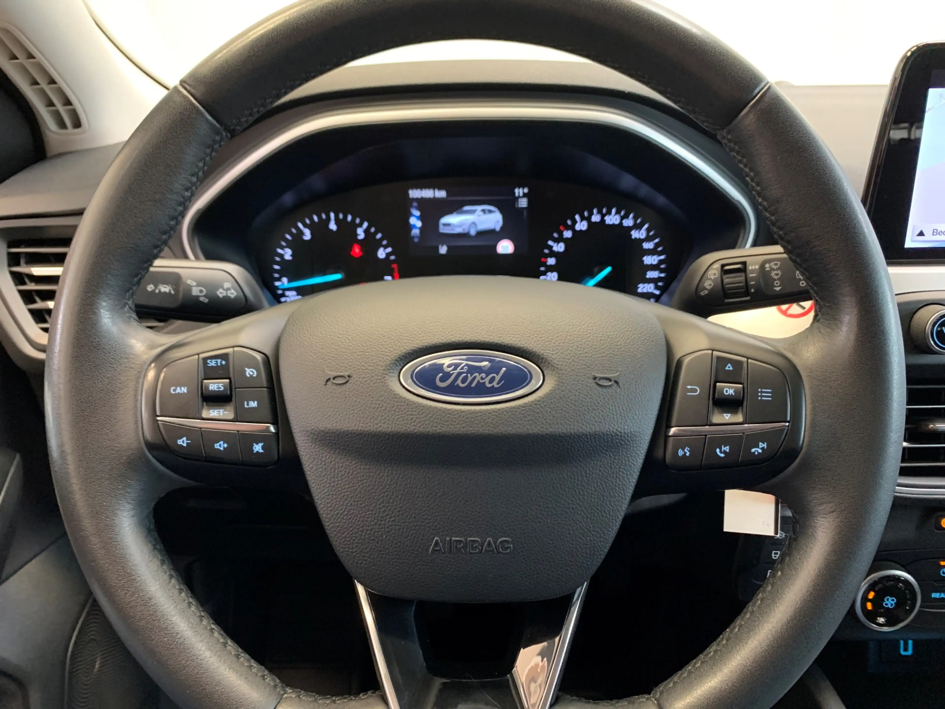 Ford Focus Wagon 1.0 EcoBoost Trend Edition Business NAVIGATI — photo 24