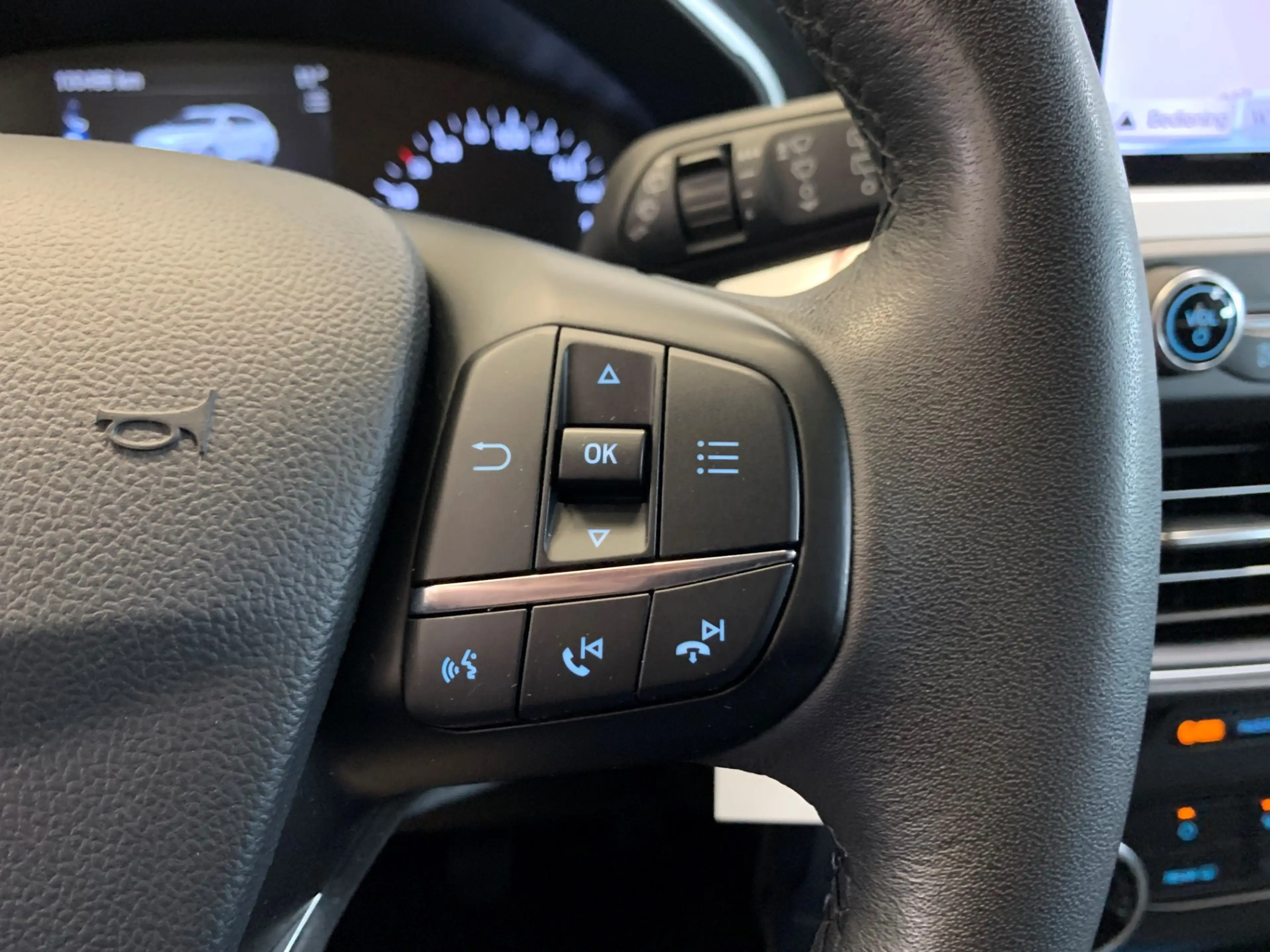 Ford Focus Wagon 1.0 EcoBoost Trend Edition Business NAVIGATI — photo 26