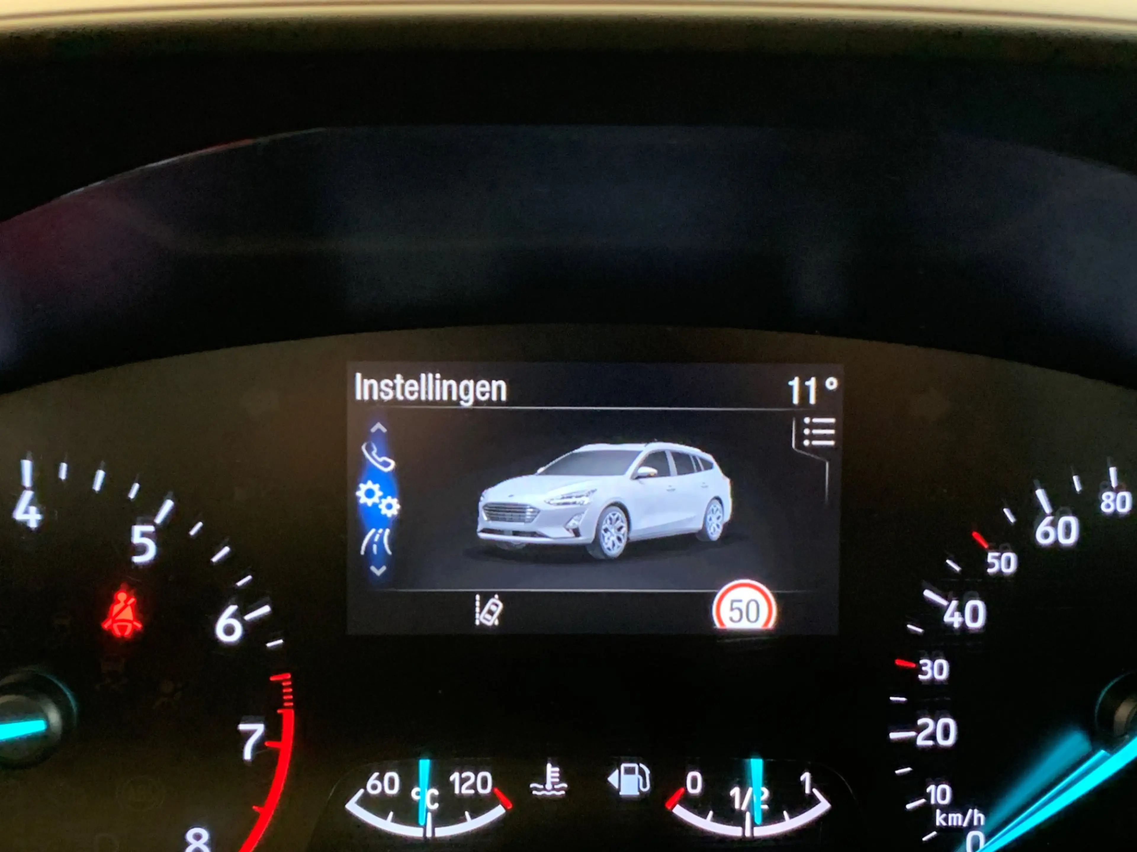Ford Focus Wagon 1.0 EcoBoost Trend Edition Business NAVIGATI — photo 22